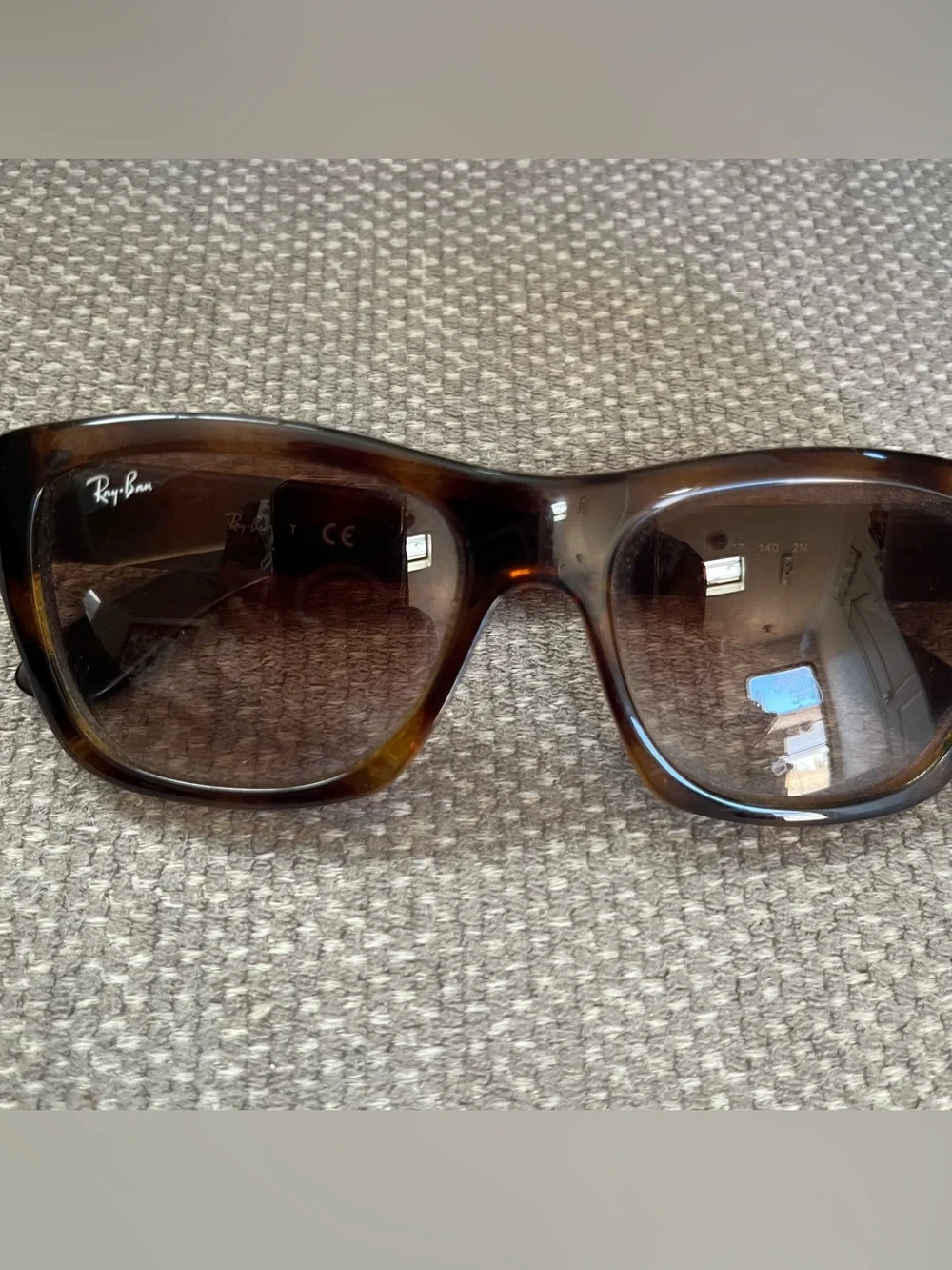 Classic Ray-Ban RB4194 Light Havana Brown Gradient Sunglasses 😎